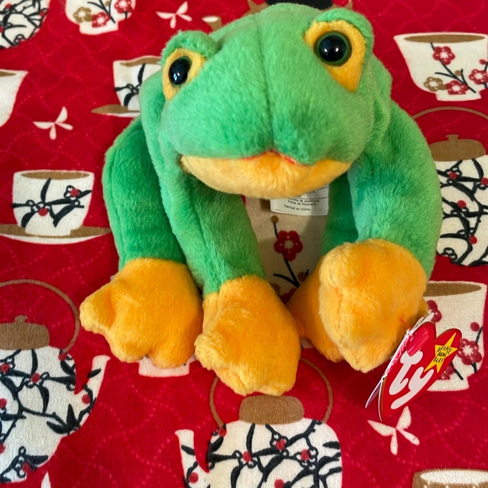 Ty beanie baby frog Smoochy. Kept in cases. - Picture 1 of 9